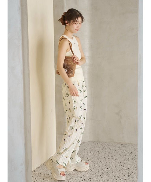 emmi(エミ)の「【emmi×NYBG】ストライプリラックスパンツ【セットアップ対応】(その他パンツ・レディース・イエロー/ブルー・0/1)」の5枚目の写真