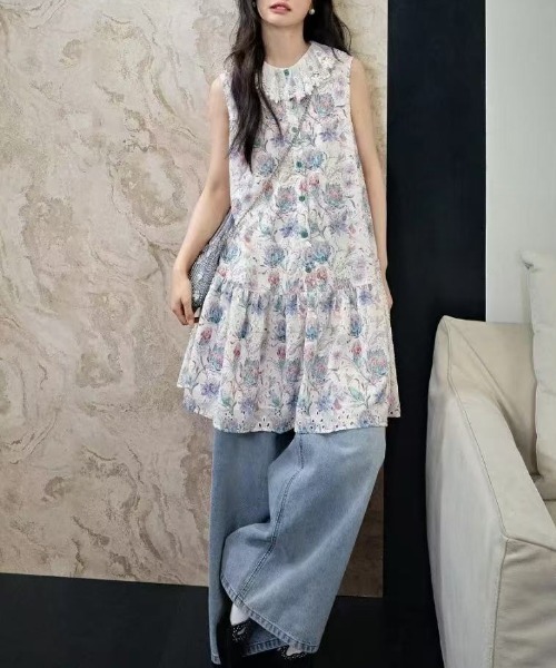 AMAJI(アマジ)の「フラワープリント レース切替 ノースリーブ ミモレ丈ワンピース(ワンピース・レディース・マルチ・SMALL/MEDIUM/LARGE/X-LARGE)」の2枚目の写真