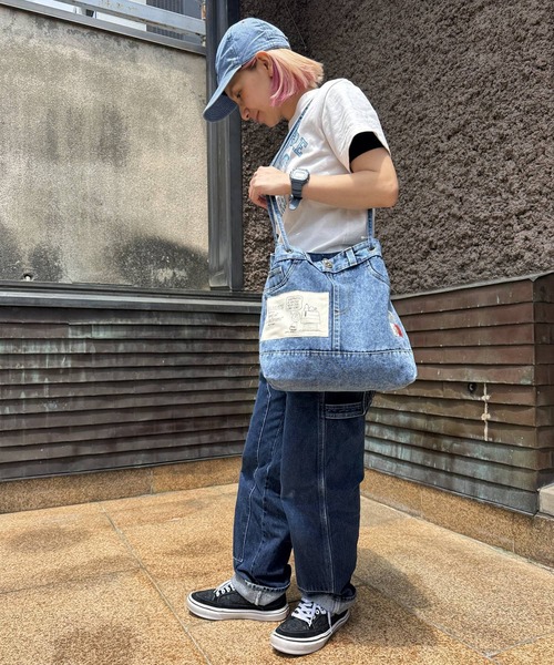 SNOOPY×OLD BETTY'S(スヌーピーカケルオールドベティーズ)の「スヌーピー【SNOOPY】デニム ショルダーバッグ(ショルダーバッグ・レディース・ブルー/ライトブルー・FREE)」の17枚目の写真