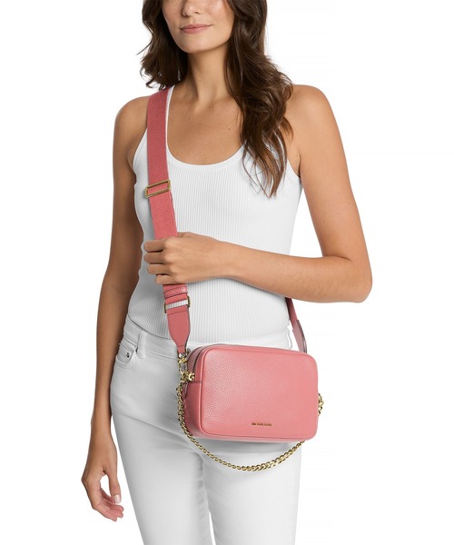 MICHAEL KORS(マイケルコース)の「BRYANT ぺブルレザー ダブルジップ チェーン カメラ クロスボディ ミディアム(ショルダーバッグ・レディース・ピンク系・FREE)」の2枚目の写真