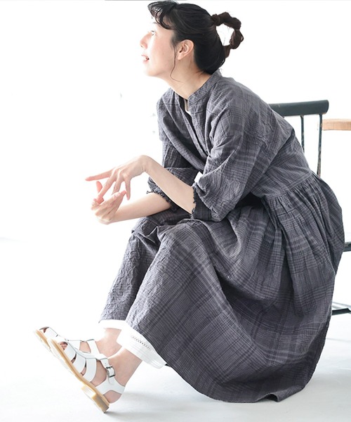soulberry(ソウルベリー)の「ニュアンスチェックな夏のワンピース(シャツワンピース・レディース・チャコールグレー・M/5L/4L/3L/LL/L)」の3枚目の写真