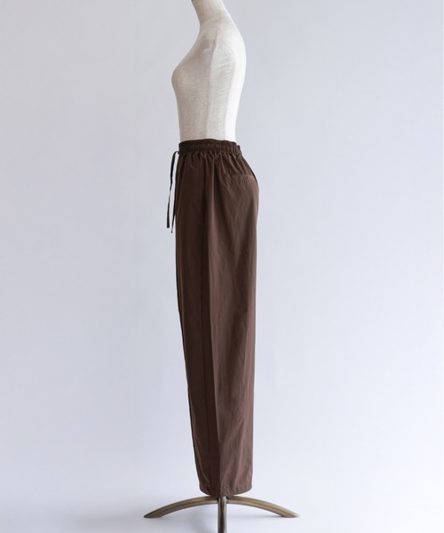 EN NEUME(エンノイム)の「Water-Repellent Pintuck Wide Pants(その他パンツ・レディース・アイボリー/ブラック/ブラウン・FREE)」の13枚目の写真