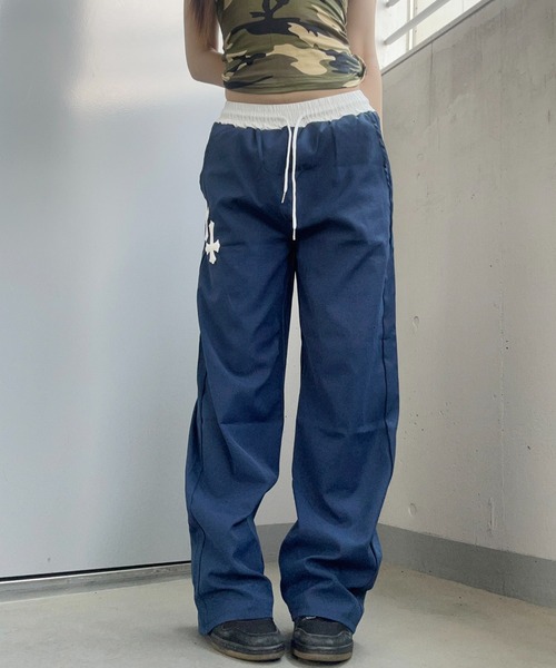 tinkerend(ティンカーエンド)の「Double-waist Nylon Wide Pants / ダブルウエストナイロンワイドパンツ(スウェットパンツ・レディース・ブラック/ネイビー・1/2)」の4枚目の写真