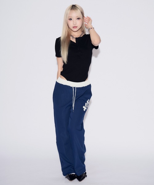 tinkerend(ティンカーエンド)の「Double-waist Nylon Wide Pants / ダブルウエストナイロンワイドパンツ(スウェットパンツ・レディース・ブラック/ネイビー・1/2)」の11枚目の写真