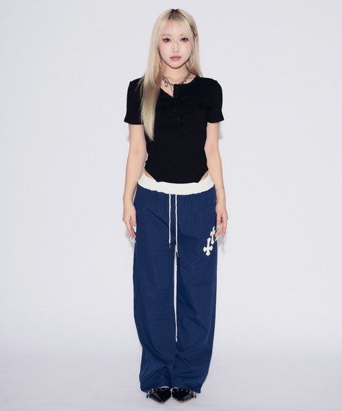 tinkerend(ティンカーエンド)の「Double-waist Nylon Wide Pants / ダブルウエストナイロンワイドパンツ(スウェットパンツ・レディース・ブラック/ネイビー・1/2)」の8枚目の写真