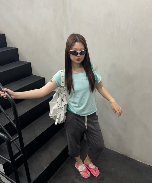 EXPIRED GIRL（エクスパイアードガール）の「Easy Cropped Pants Charcoal（スウェットパンツ・レディース・その他・FREE）」の4枚目の写真