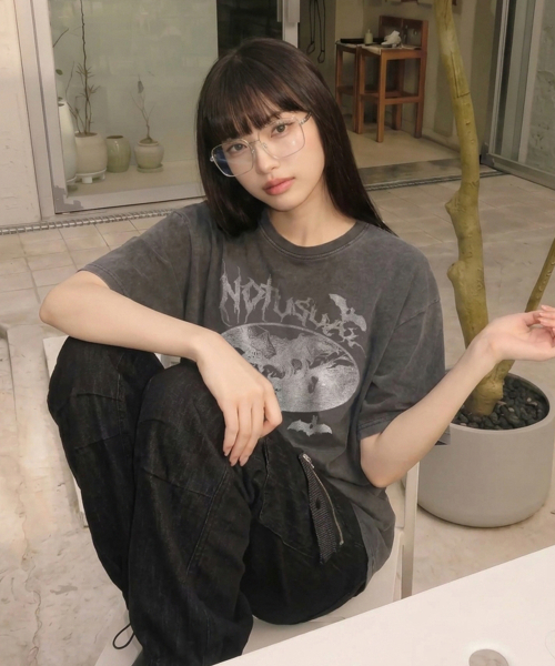 NOTUSUAL(ノットユージュアル)の「バンピールオーバーサイズピグメント半袖Tシャツ5カラー(Tシャツ/カットソー・レディース・チャコールグレー/チャコール/グリーン/スカイブルー/グレイッシュベージュ・MEDIUM/X-LARGE/LARGE/SMALL)」の7枚目の写真