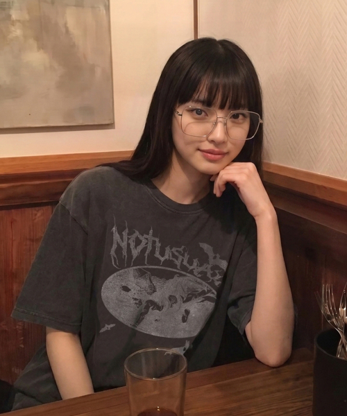 NOTUSUAL(ノットユージュアル)の「バンピールオーバーサイズピグメント半袖Tシャツ5カラー(Tシャツ/カットソー・レディース・チャコールグレー/チャコール/グリーン/スカイブルー/グレイッシュベージュ・MEDIUM/X-LARGE/LARGE/SMALL)」の8枚目の写真