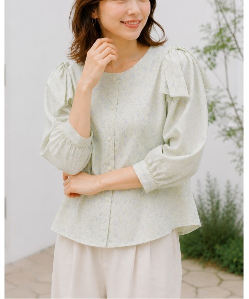 FAZVY(ファズビー)の「花柄パフスリーブブラウス(シャツ/ブラウス・レディース・ベージュ・M)」の6枚目の写真