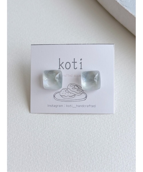 tone(トーン)の「【koti】Valo aurora square ピアス(MA)(ピアス(両耳用)・レディース・ホワイト系3/グリーン系1/ホワイト系1/ホワイト系2/ブルー系1/ブルー系2・FREE)」の1枚目の写真