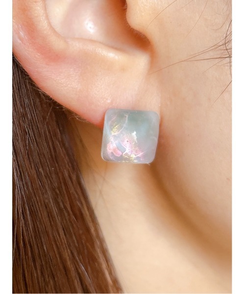 tone(トーン)の「【koti】Valo aurora square ピアス(MA)(ピアス(両耳用)・レディース・ホワイト系3/グリーン系1/ホワイト系1/ホワイト系2/ブルー系1/ブルー系2・FREE)」の7枚目の写真