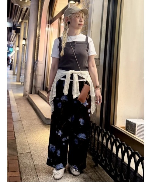 Te chichi(テチチ)の「【接触冷感】前後2WAYヘンリーネックスクエアタンク(タンクトップ・レディース・ボルドー/ブラック/オフホワイト/チャコールグレー・F)」の18枚目の写真