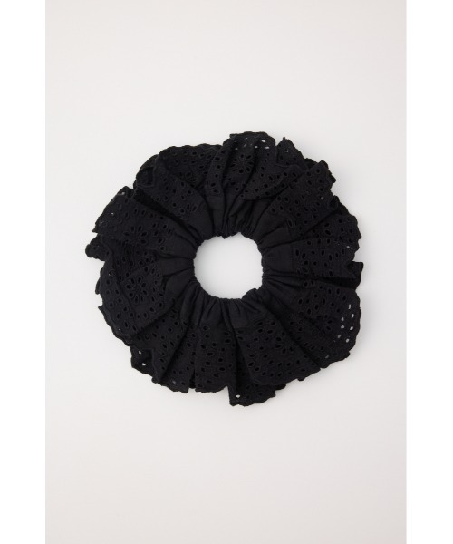 MOUSSY(マウジー)の「EYELET シュシュ(ヘアゴム・レディース・ホワイト/ブラック・FREE)」の1枚目の写真