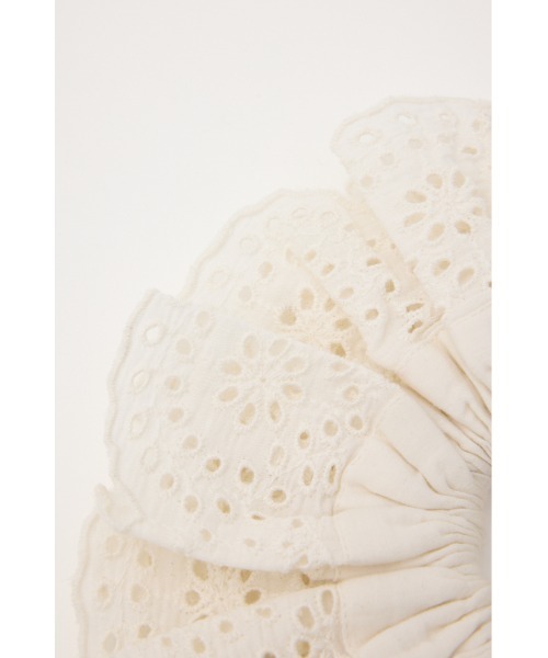 MOUSSY(マウジー)の「EYELET シュシュ(ヘアゴム・レディース・ホワイト/ブラック・FREE)」の6枚目の写真