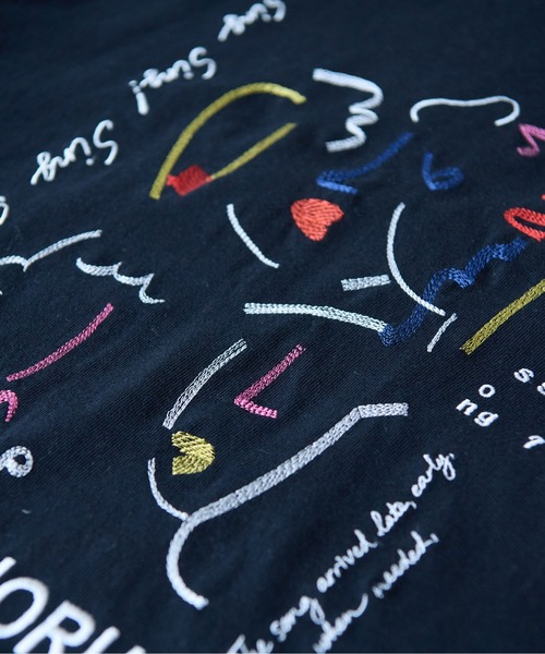 yuni(ユニ )の「CHORUS embroidery Tシャツ【web限定ブラック】(Tシャツ/カットソー・レディース・ブラック・FREE)」の3枚目の写真