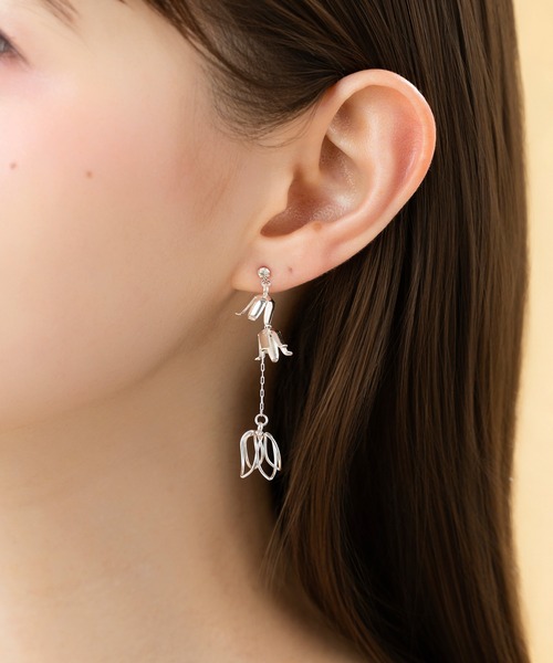 LA MUe（ラミュー）の「【LA MUE】ニッケルフリー チューリップ メタル ロング ピアス（ピアス（両耳用）・レディース・シルバー/ゴールド・FREE）」の9枚目の写真