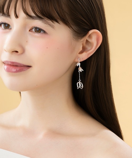 LA MUe（ラミュー）の「【LA MUE】ニッケルフリー チューリップ メタル ロング ピアス（ピアス（両耳用）・レディース・シルバー/ゴールド・FREE）」の6枚目の写真