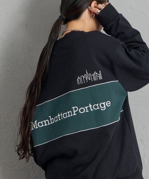 Manhattan Portage（マンハッタンポーテージ）の「【WEB先行予約】[MANHATTAN PORTAGE/マンハッタンポーテージ] 別注 バック切替デザイン クルーネックスウェット（スウェット・レディース・ブラック/ブルー/アイボリー・S/XL/L/M）」の2枚目の写真
