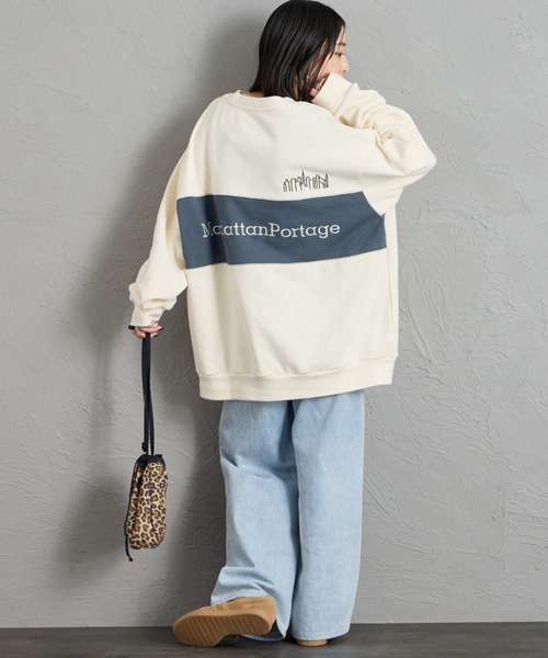 Manhattan Portage（マンハッタンポーテージ）の「【WEB先行予約】[MANHATTAN PORTAGE/マンハッタンポーテージ] 別注 バック切替デザイン クルーネックスウェット（スウェット・レディース・ブラック/ブルー/アイボリー・S/XL/L/M）」の4枚目の写真