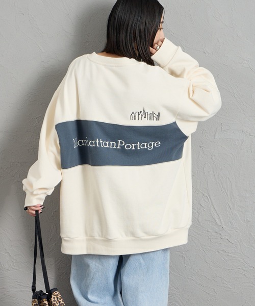 Manhattan Portage（マンハッタンポーテージ）の「【WEB先行予約】[MANHATTAN PORTAGE/マンハッタンポーテージ] 別注 バック切替デザイン クルーネックスウェット（スウェット・レディース・ブラック/ブルー/アイボリー・S/XL/L/M）」の12枚目の写真