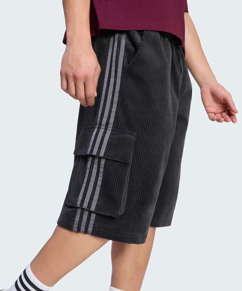 adidas（アディダス）の「ADICOLOR CARGO SHORTS / アディカラー カーゴ ショーツ / ハーフパンツ / アディダスオリジナルス adidas Originals（その他パンツ・メンズ・ブラック・XX-LARGE/SMALL/X-LARGE/X-SMALL/3XL/LARGE/MEDIUM）」の4枚目の写真