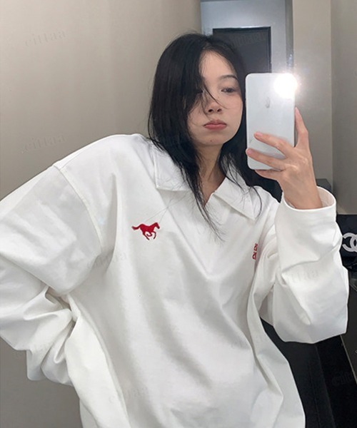 Dalfwin(ダールフィン)の「OISIS刺繍デザイン スキッパー長袖Tシャツ(Tシャツ/カットソー・レディース・ホワイト/ブラック/グレー・FREE)」の5枚目の写真