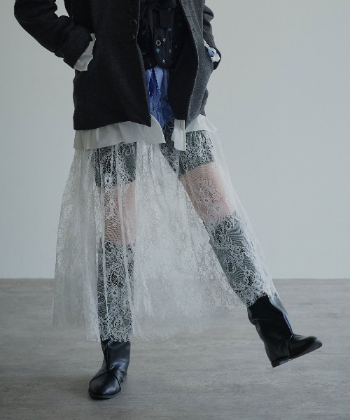 W:Huku（フーク）の「シアーレース フレア ロングスカート / Sheer Lace Flared Long Skirt（スカート・レディース・ブラック/ホワイト・FREE）」の19枚目の写真