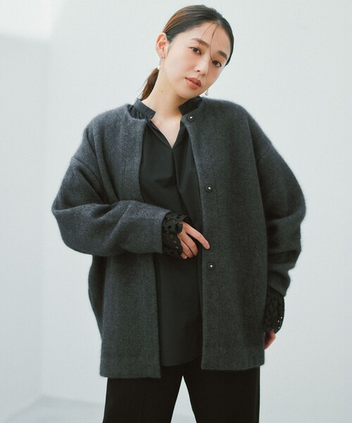 UNFILO(アンフィーロ)の「【STORY×UNFILOコラボ】イージーケア 袖刺繍 ブラウス(シャツ/ブラウス・レディース・ホワイト系/ブラック系・MEDIUM/SMALL)」の13枚目の写真