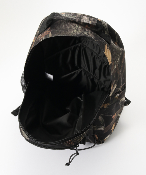Carhartt WIP(カーハートダブリューアイピー)の「CARHARTT WIP / カーハート ダブリューアイピー Kickflip Backpack Camo(ショルダーバッグ・メンズ・ブラック・FREE)」の5枚目の写真
