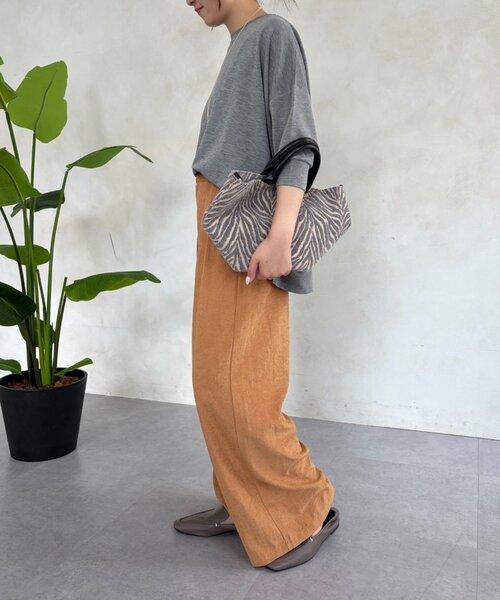 Jena espace merveilleux(ジェナ エスパスメルヴェイユ)の「ピーチスキンタックパンツ(その他パンツ・レディース・ライトグレー/ブラック/キャメル・FREE)」の20枚目の写真