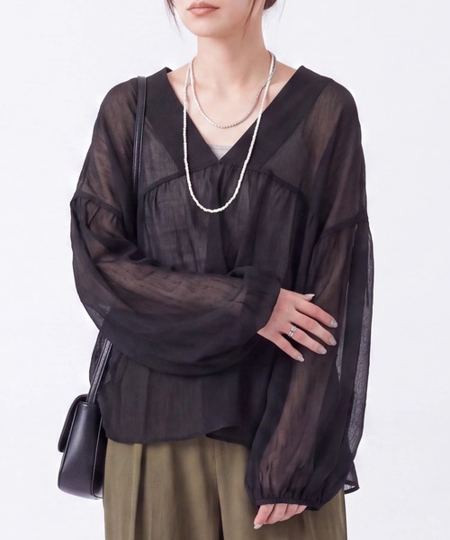 SELECT LEVERY(セレクトリベリー)の「無地ドットシアーワッシャーVネックブラウス(シャツ/ブラウス・レディース・ブラック/アイボリー/ブラウン/ブラウン系その他/ブラック系その他・MEDIUM)」の3枚目の写真