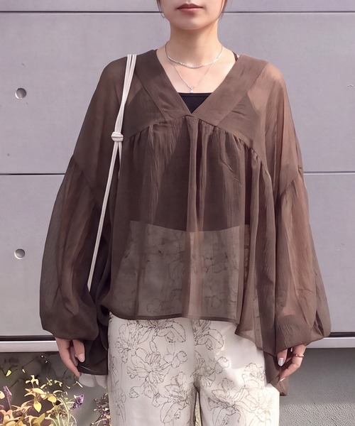 SELECT LEVERY(セレクトリベリー)の「無地ドットシアーワッシャーVネックブラウス(シャツ/ブラウス・レディース・ブラック/アイボリー/ブラウン/ブラウン系その他/ブラック系その他・MEDIUM)」の7枚目の写真