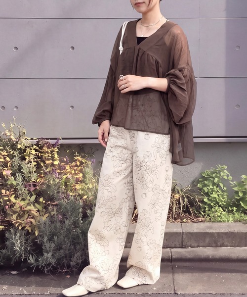 SELECT LEVERY(セレクトリベリー)の「無地ドットシアーワッシャーVネックブラウス(シャツ/ブラウス・レディース・ブラック/アイボリー/ブラウン/ブラウン系その他/ブラック系その他・MEDIUM)」の10枚目の写真