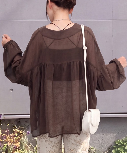 SELECT LEVERY(セレクトリベリー)の「無地ドットシアーワッシャーVネックブラウス(シャツ/ブラウス・レディース・ブラック/アイボリー/ブラウン/ブラウン系その他/ブラック系その他・MEDIUM)」の11枚目の写真