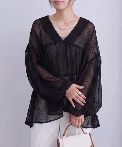 SELECT LEVERY(セレクトリベリー)の「無地ドットシアーワッシャーVネックブラウス(シャツ/ブラウス・レディース・ブラック/アイボリー/ブラウン/ブラウン系その他/ブラック系その他・MEDIUM)」の21枚目の写真