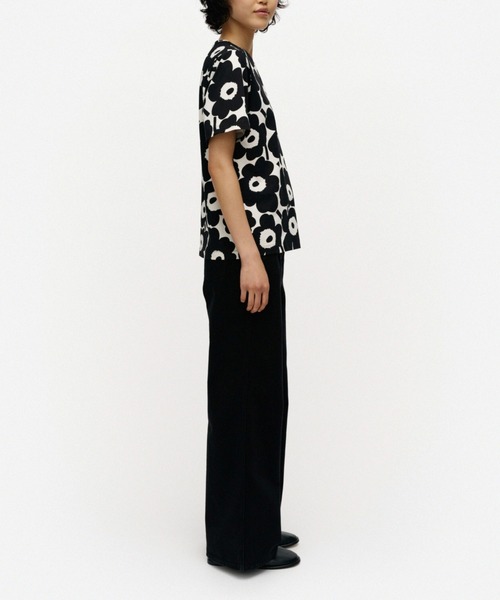 marimekko(マリメッコ)の「Tunnit Unikko / T-shirt(Tシャツ/カットソー・レディース・ブラック・LARGE/MEDIUM/XX-SMALL/SMALL/X-SMALL)」の2枚目の写真