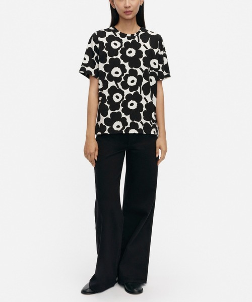 marimekko(マリメッコ)の「Tunnit Unikko / T-shirt(Tシャツ/カットソー・レディース・ブラック・LARGE/MEDIUM/XX-SMALL/SMALL/X-SMALL)」の5枚目の写真