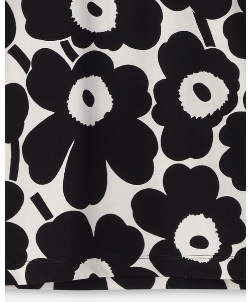 marimekko(マリメッコ)の「Tunnit Unikko / T-shirt(Tシャツ/カットソー・レディース・ブラック・LARGE/MEDIUM/XX-SMALL/SMALL/X-SMALL)」の9枚目の写真