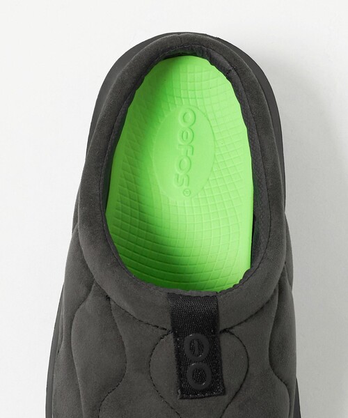 OOFOS(ウーフォス)の「<OOFOS>OOcoozie Posh Mule(スリッポン・レディース・ブラック・25cm/24cm/23cm)」の7枚目の写真