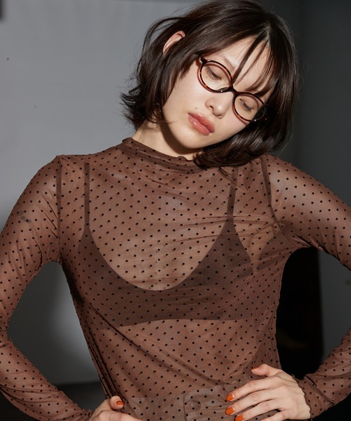 OFROOM(オフルーム)の「【2026秋冬新作】Dot Sheer Top|ドットシアートップス(Tシャツ/カットソー・レディース・ブラック/ブラウン/アイボリー・FREE)」の7枚目の写真