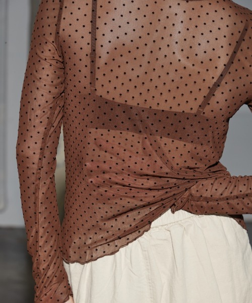 OFROOM(オフルーム)の「【2026秋冬新作】Dot Sheer Top|ドットシアートップス(Tシャツ/カットソー・レディース・ブラック/ブラウン/アイボリー・FREE)」の11枚目の写真