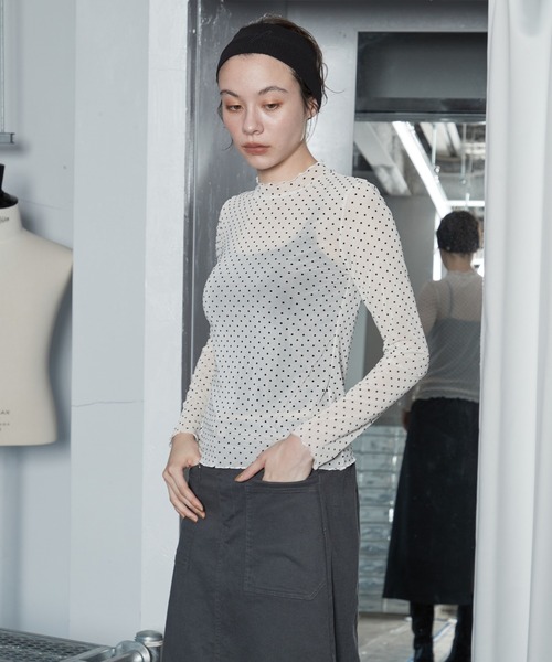 OFROOM(オフルーム)の「【2026秋冬新作】Dot Sheer Top|ドットシアートップス(Tシャツ/カットソー・レディース・ブラック/ブラウン/アイボリー・FREE)」の22枚目の写真