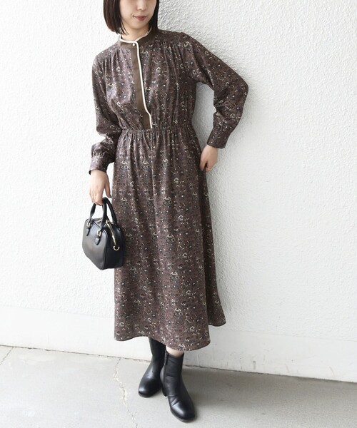 SHIPS Colors(シップス カラーズ)の「〈手洗い可能〉MULHOUSE フラワー プリント ワンピース(ワンピース・レディース・ブラウン/ナチュラル・ONE SIZE)」の2枚目の写真