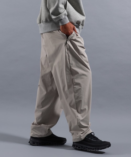 NUMERALS（ヌメラルズ）の「[NUMERALS]FREE MOVEMENT ACTIVE RIPSTOP PANTS（その他パンツ・メンズ・グリーン/ブラック/グレー・MEDIUM/LARGE）」の2枚目の写真