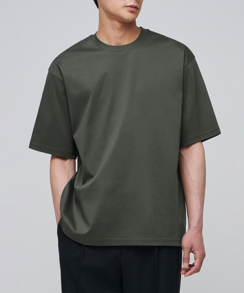 MUSINSA STANDARD(ムシンサスタンダード)の「シルケットリラックスフィットクルーネックTシャツ【ダスティカーキ】(Tシャツ/カットソー・メンズ・その他・SMALL)」の1枚目の写真
