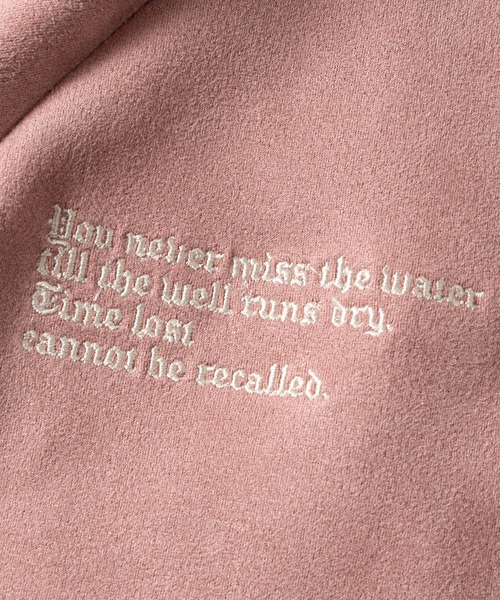 JOHN'S CLOSET(ジョンズクローゼット)の「【24】フェイクスウェード エンブレム刺繍 トラックジャケット/ジャージ メンズ/レディース/ユニセックス(ジャージ・メンズ・ネイビー/ピンク/チャコールグレー/アイボリー・MEDIUM/LARGE)」の21枚目の写真