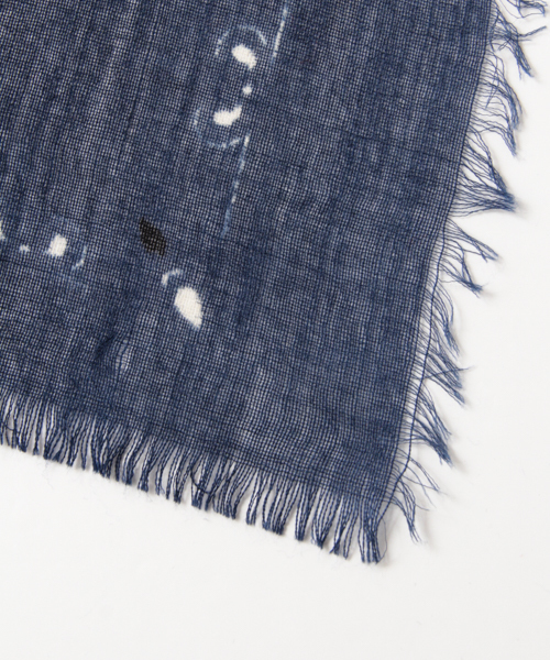 URBAN RESEARCH Sonny Label(アーバンリサーチサニーレーベル)の「Sonny Label WOOL バンダナ柄フリンジストール(ストール/ショール・レディース・ネイビー/レッド・ONE)」の6枚目の写真