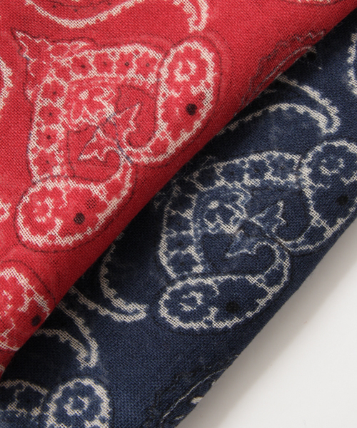 URBAN RESEARCH Sonny Label(アーバンリサーチサニーレーベル)の「Sonny Label WOOL バンダナ柄フリンジストール(ストール/ショール・レディース・ネイビー/レッド・ONE)」の12枚目の写真