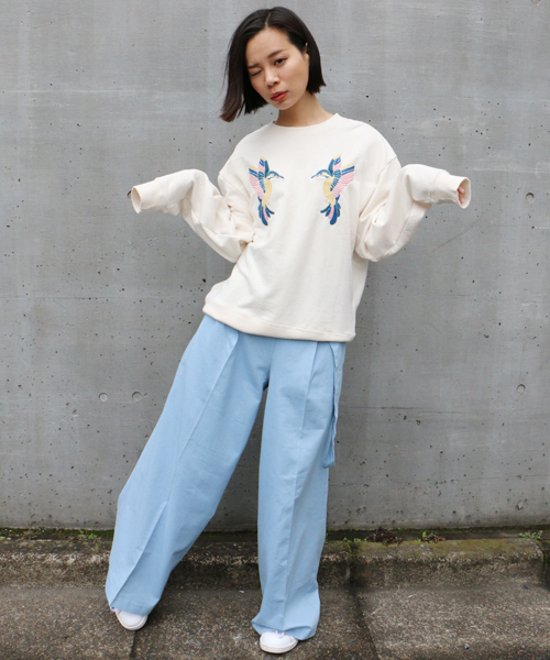 DOUBLE NAME(ダブルネーム)の「裏毛プルオーバー(coloful bird刺繍)(Tシャツ/カットソー・レディース・ブラック/オフホワイト/杢グレー/サックスブルー・FREE)」の14枚目の写真