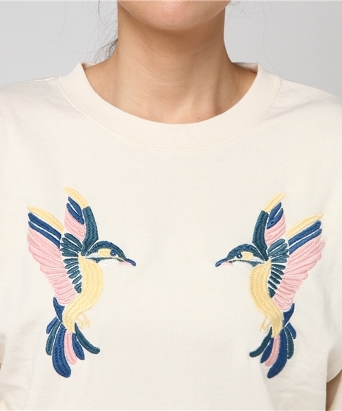 DOUBLE NAME(ダブルネーム)の「裏毛プルオーバー(coloful bird刺繍)(Tシャツ/カットソー・レディース・ブラック/オフホワイト/杢グレー/サックスブルー・FREE)」の9枚目の写真